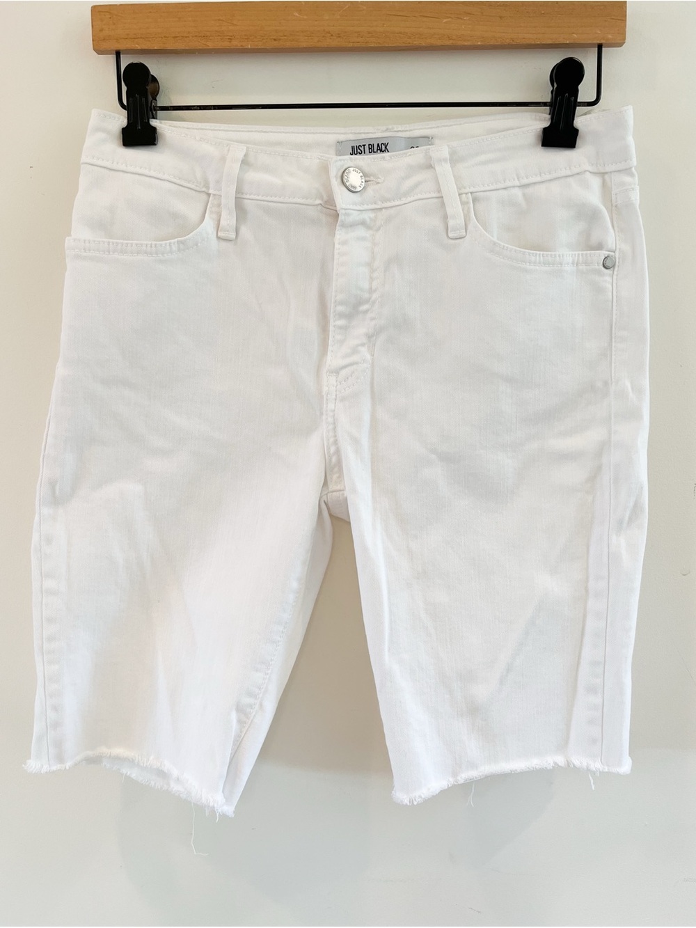Just Black White Bermuda Raw Edge Hem Denim Shorts Size 28